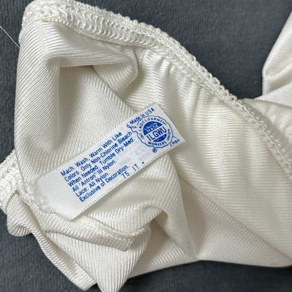 Vintage Maidenform Wise Buys Half Slip Small Nylon Tricot Scalloped Violet Lace - Picture 6 of 6